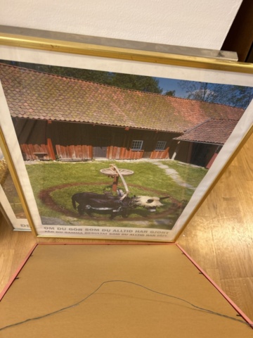 1332595-6 Advertising signs and posters