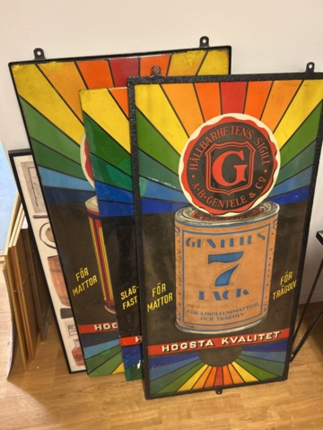 1332595-8 Advertising signs and posters