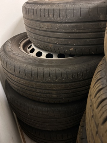 1332598-16 Collection with tires on rims