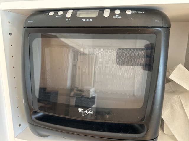 1332605-2 Microwave and coffee maker