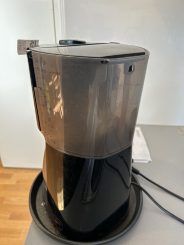 1332605-10 Microwave and coffee maker