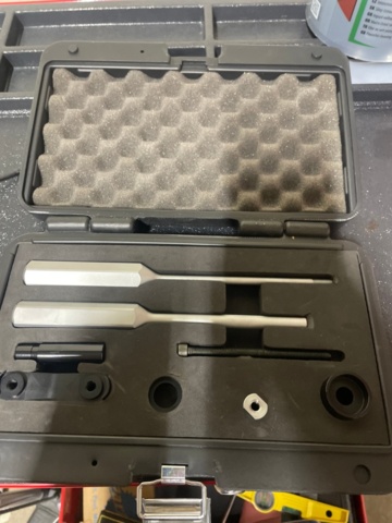 1316817-8 Tool cabinets on wheels 3pcs, full of tools as shown in pictures