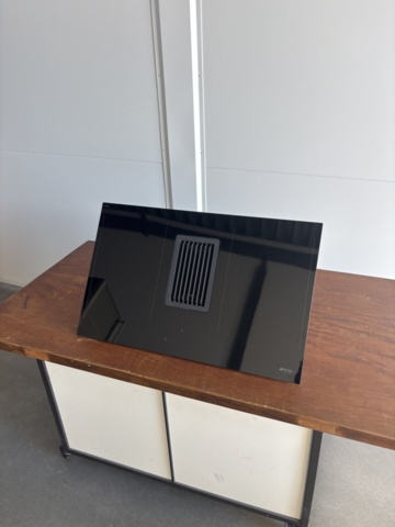 1137761-2 Smeg induction hob with extractor hood HOBD482D