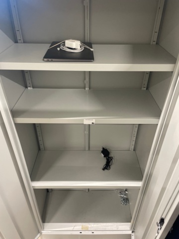 1316824-2 Verkstadsskåp 9st med innehåll enligt bildmaterial