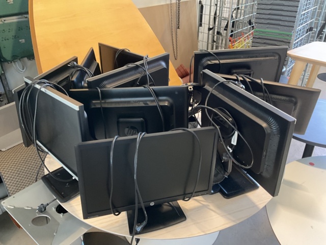 1198318-1 10 pcs. Computer monitors HP