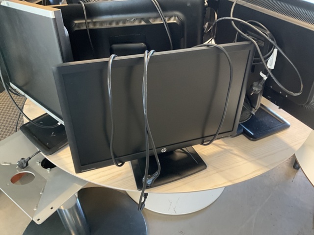 1198318-2 10 pcs. Computer monitors HP