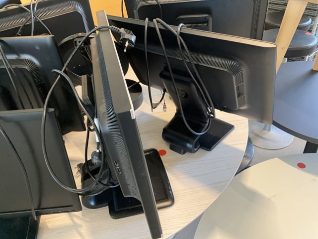 1198318-3 10 pcs. Computer monitors HP