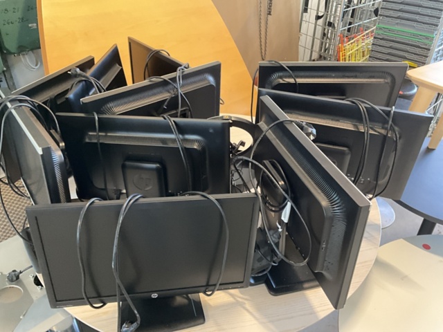 1198318-5 10 pcs. Computer monitors HP