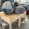 1198322-2 2 tables and 5 poufs