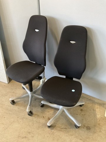 1198323-1 2 Kinnarps office chairs