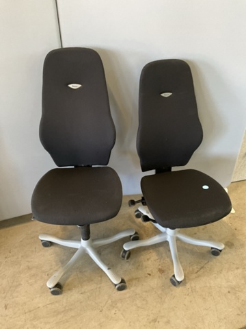 1198323-5 2 Kinnarps office chairs