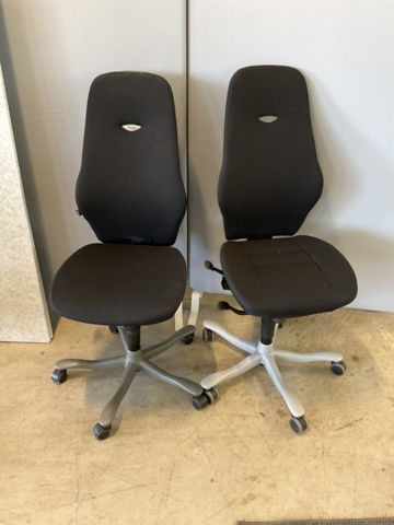 1198324-1 2 Kinnarps office chairs