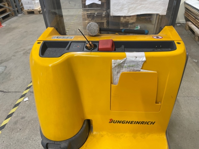 1316838-5 Walking stacker Jungheinrich EJC110