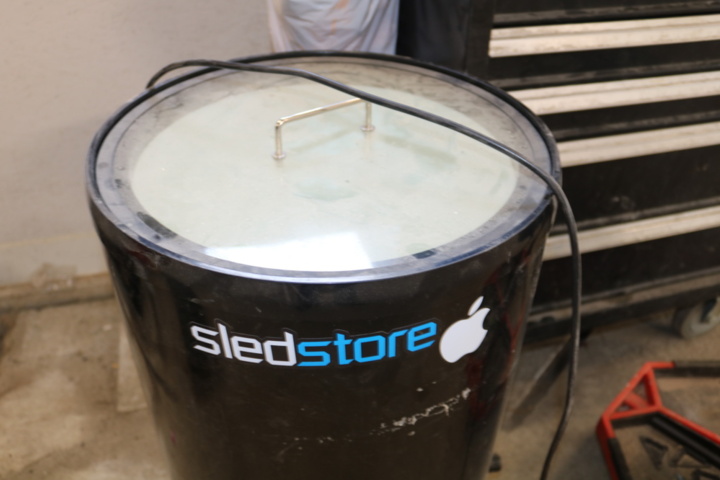 1300519-3 Tool cabinet with contents.