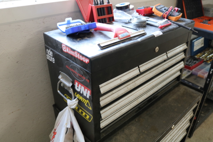 1300519-6 Tool cabinet with contents.