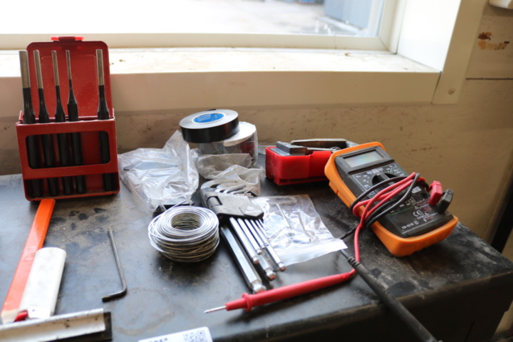 1300519-8 Tool cabinet with contents.