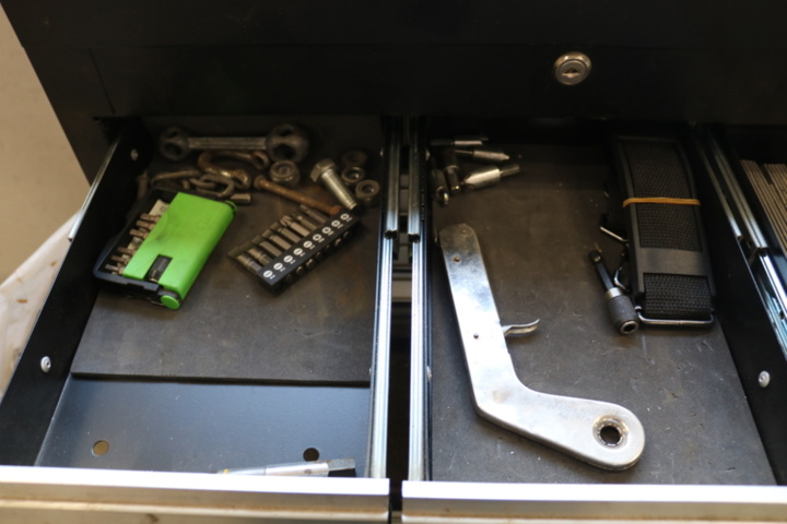 1300519-9 Tool cabinet with contents.