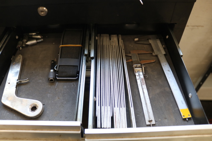 1300519-10 Tool cabinet with contents.