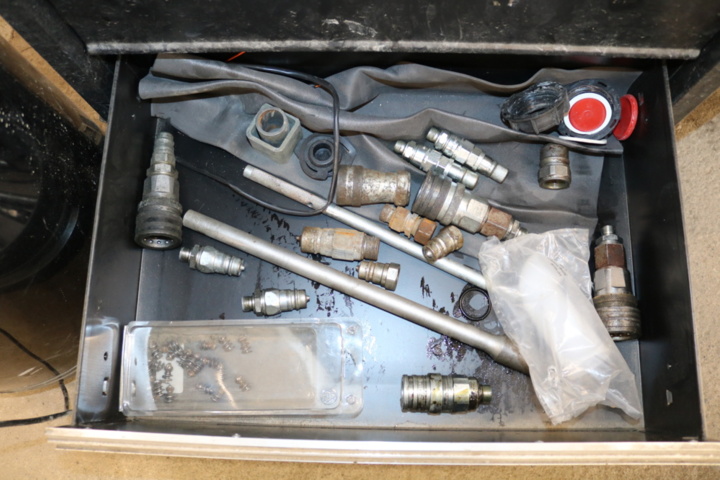 1300519-18 Tool cabinet with contents.