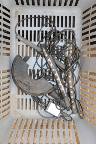 1300520-18 3 Shelves with contents