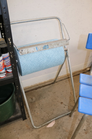 1300520-38 3 Shelves with contents