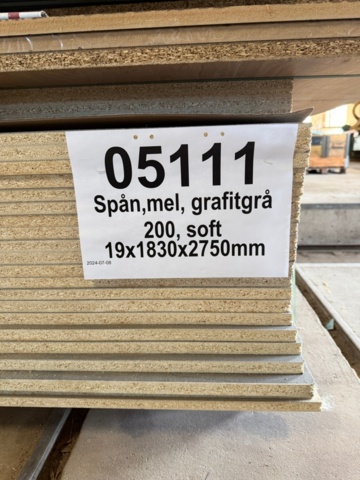 1176354-6 Larger lot with Melamine-coated chipboard and laminated boards.