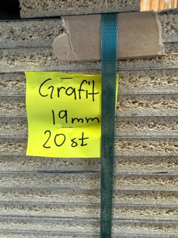 1176354-26 Larger lot with Melamine-coated chipboard and laminated boards.