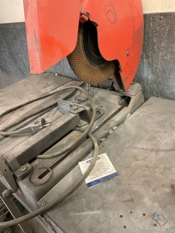 1198335-3 Metal cutting and table