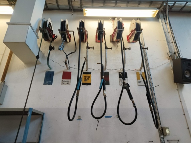 1331030-1 Oil bar and spill tray