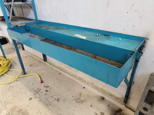 1331030-3 Oil bar and spill tray