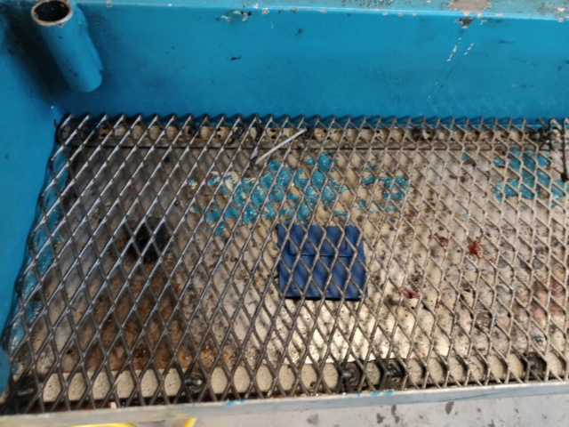 1331030-6 Oil bar and spill tray