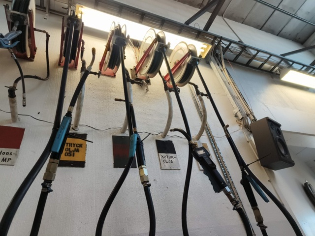 1331030-9 Oil bar and spill tray