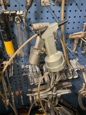 1198344-6 Tool cabinet with pneumatic hand tools