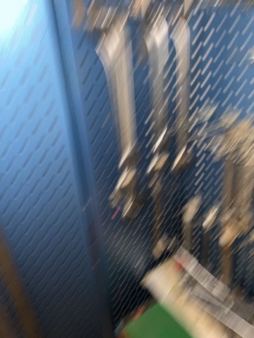 1198344-10 Tool cabinet with pneumatic hand tools