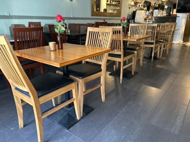 1315861-3 5 tables and 11 chairs