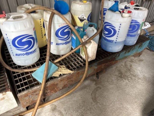 1337303-3 Spill trays 2pcs