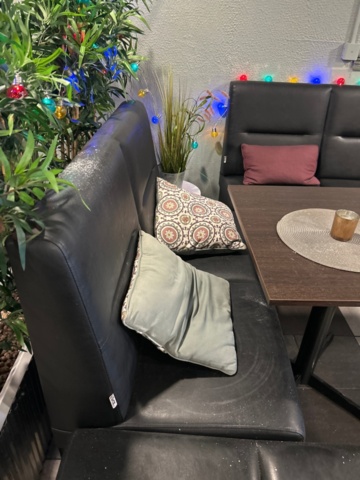 1315864-3 2-seater sofas and tables