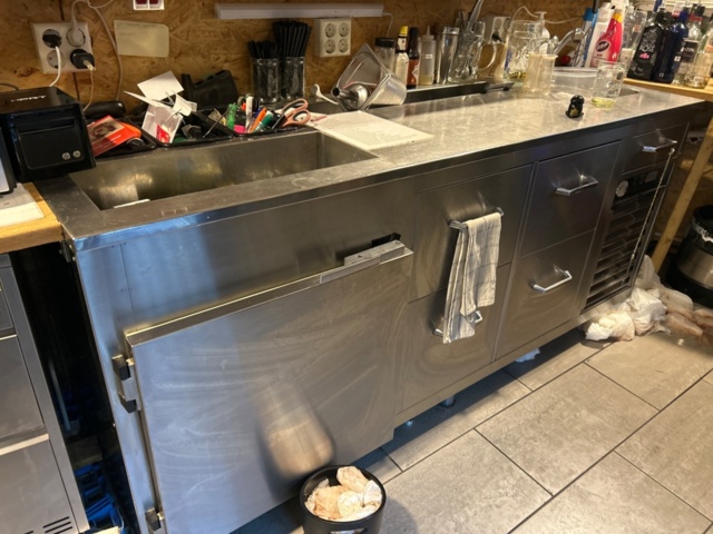 1315870-1 Refrigerated counter with sink and drain