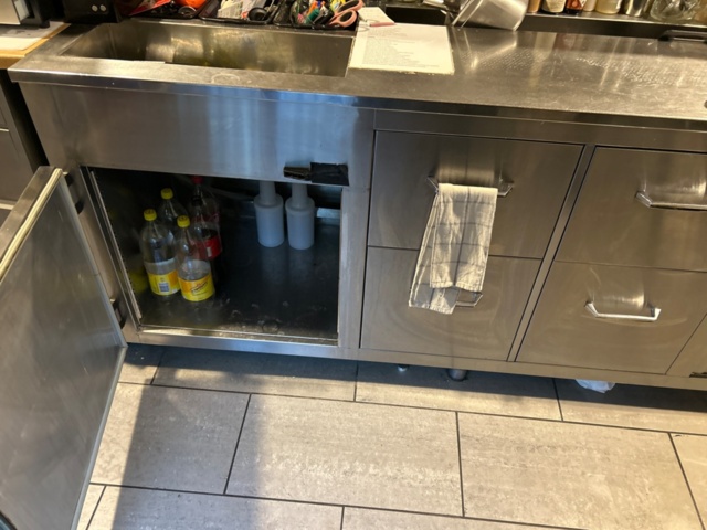 1315870-2 Refrigerated counter with sink and drain