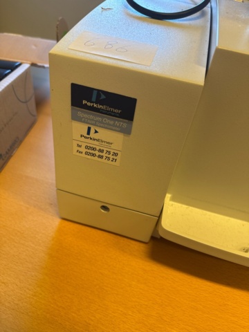 1344686-2 Fourier Transform Infrared (FTIR) spectrometer, PerkinElmer Spectrum One NTS