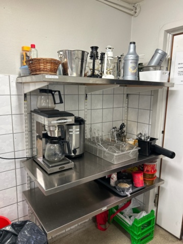 1315875-1 Stainless steel shelves 7pcs, coffee maker, lamps, cutlery, china