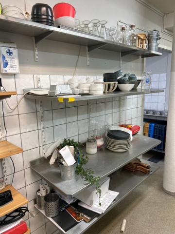 1315875-6 Stainless steel shelves 7pcs, coffee maker, lamps, cutlery, china