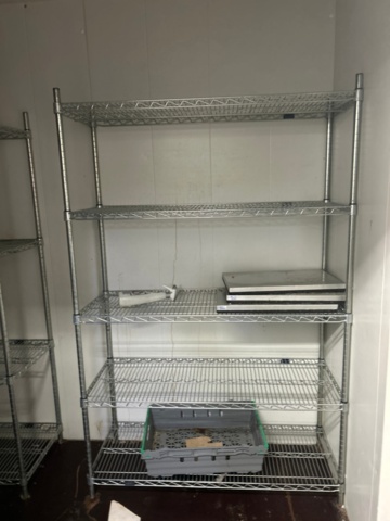 1315888-2 Warehouse shelves mixed dimensions, no contents