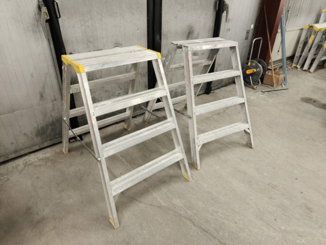 1331067-2 Two Wibe stepladders