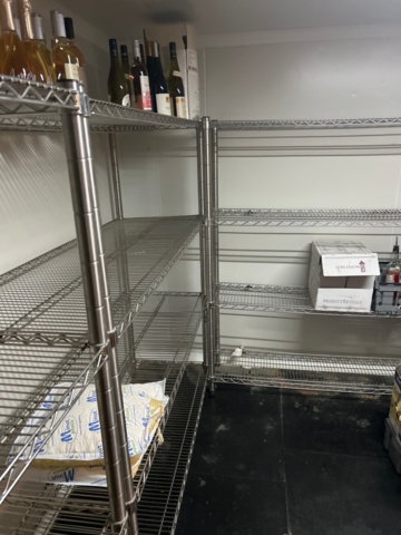 1315888-4 Warehouse shelves mixed dimensions, no contents