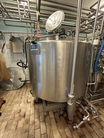 1290006-9 Mejeritank dubbelmantlad 1000L med omrörare. - LTA