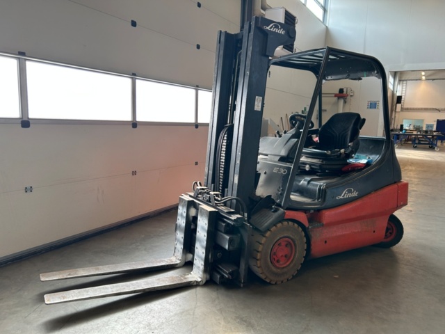 1316736-3 Linde E30/02 forklift
