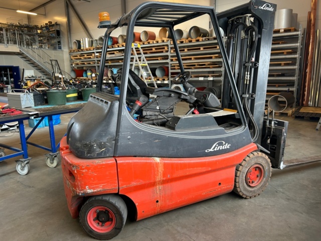 1316736-12 Linde E30/02 forklift