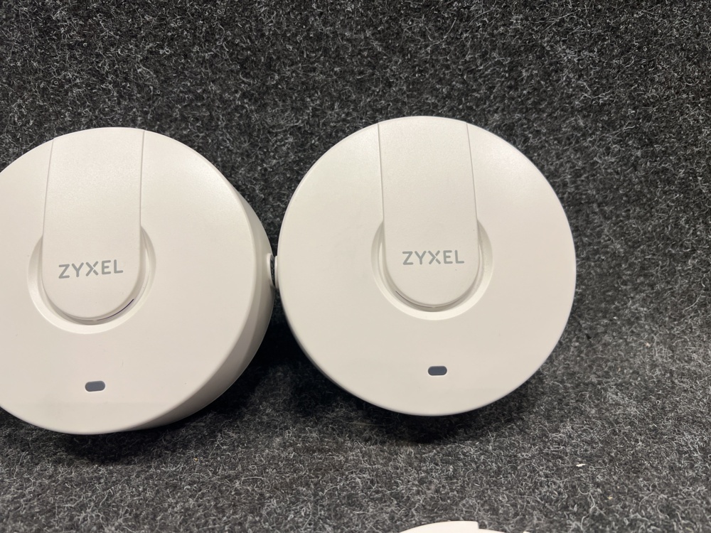 1338654-2 3 st accesspunkter ZYXEL