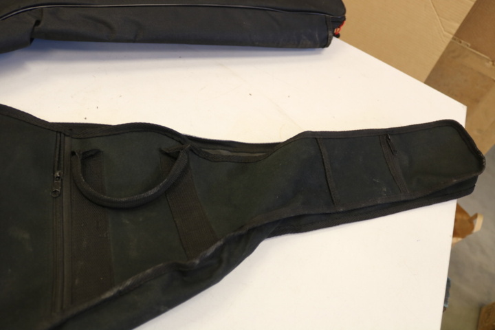 1300543-3 Discarded Guitar case, etc. Discarded